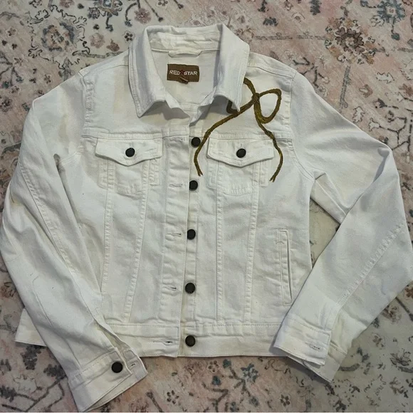 🎀Hand Painted White Denim Jacket with Floral Boot Design - Picture 9 of 13